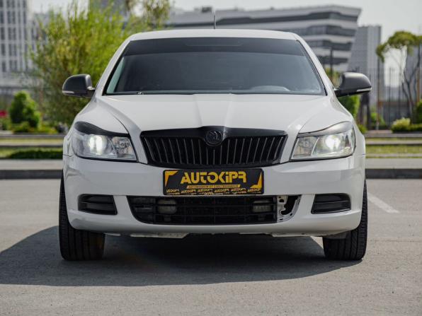 Skoda Octavia II (A5) Рестайлинг с пробегом 2013 года, цена 530 000 рублей, 531000 км, лифтбек, Автокод Объявления
