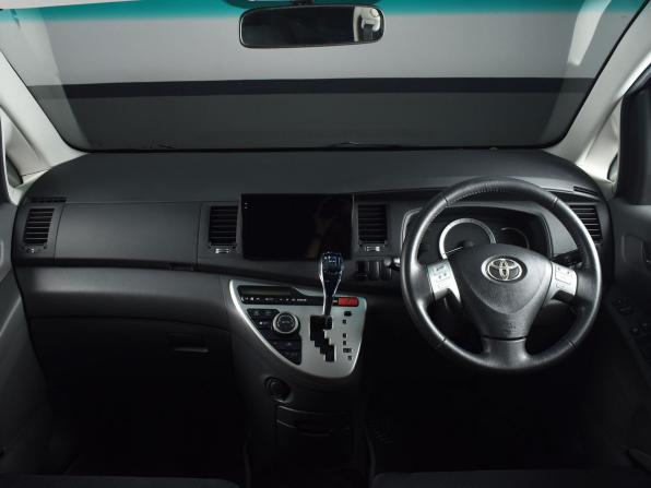 Toyota ISis I Рестайлинг с пробегом 2011 года, цена 1 179 995 рублей, 154760 км, компактвэн, Автокод Объявления