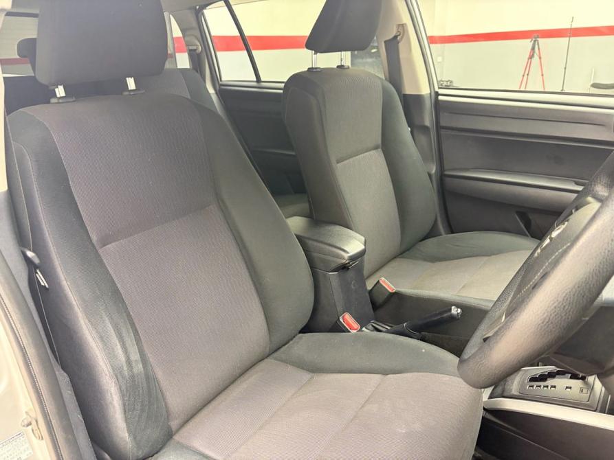 Toyota Corolla XI (E160 E170 E180) Рестайлинг 1 Ростов-на-Дону  - изображение 13