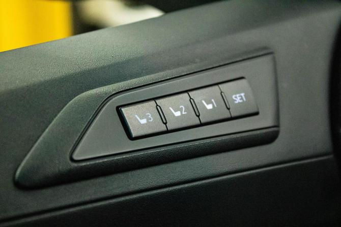 Toyota Alphard III Рестайлинг с пробегом 2019 года, цена 4 699 000 рублей, 128140 км, минивэн, Автокод Объявления