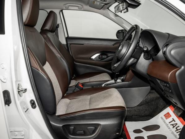 Toyota Yaris Cross с пробегом 2021 года, цена 1 950 000 рублей, 44587 км, внедорожник, Автокод Объявления