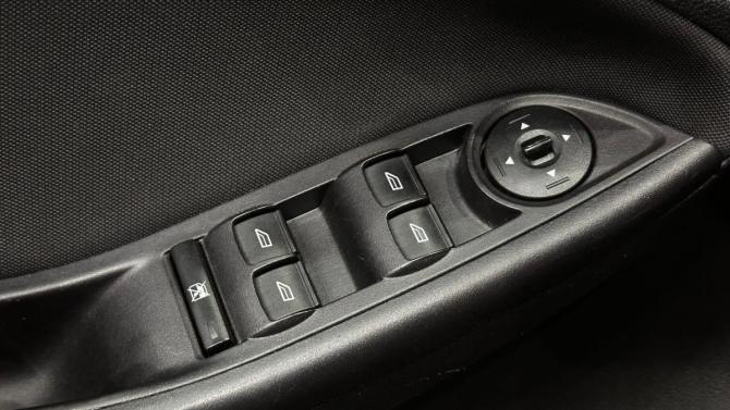 Ford Focus III Рестайлинг с пробегом 2015 года, цена 950 000 рублей, 161933 км, седан, Автокод Объявления