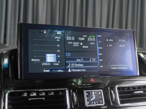 Toyota Land Cruiser 200 Series Рестайлинг 2 с пробегом 2017 года, цена 6 369 000 рублей, 228011 км, внедорожник, Автокод Объявления