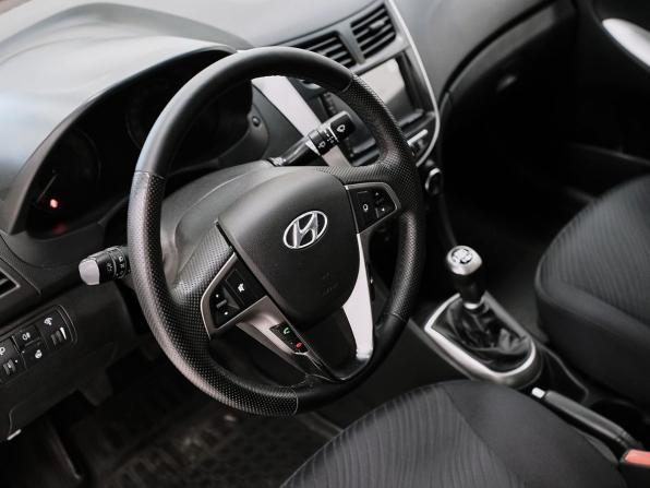Hyundai Solaris I Рестайлинг с пробегом 2015 года, цена 803 000 рублей, 180800 км, седан, Автокод Объявления