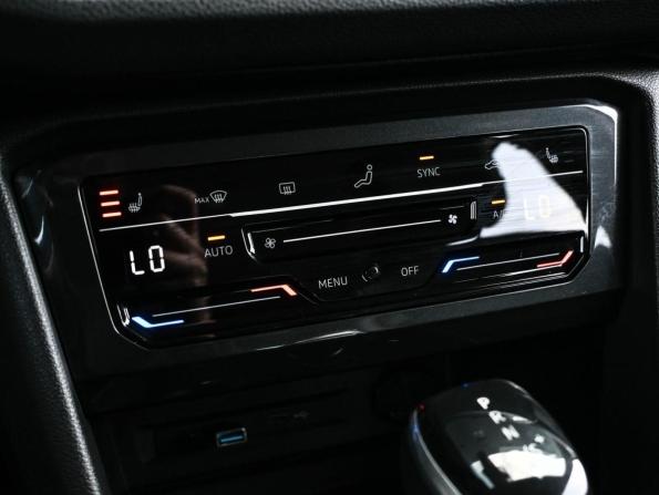 Volkswagen Tiguan II Рестайлинг с пробегом 2020 года, цена 2 969 000 рублей, 48327 км, внедорожник, Автокод Объявления