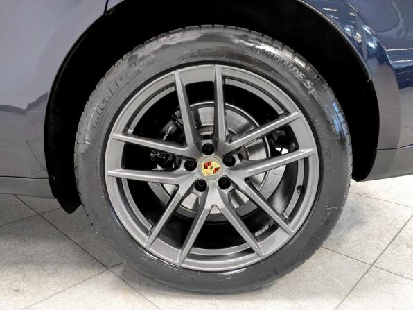 Porsche Macan I Рестайлинг 2 с пробегом 2022 года, цена 6 395 000 рублей, 43860 км, внедорожник, Автокод Объявления