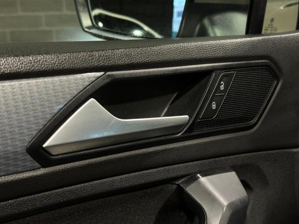 Volkswagen Tiguan II Рестайлинг с пробегом 2021 года, цена 3 350 000 рублей, 145519 км, внедорожник, Автокод Объявления