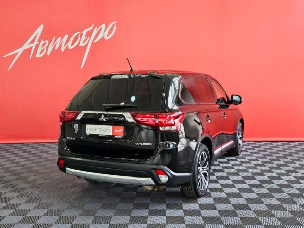 Mitsubishi Outlander III Рестайлинг 2 с пробегом 2015 года, цена 1 770 000 рублей, 112000 км, внедорожник, Автокод Объявления