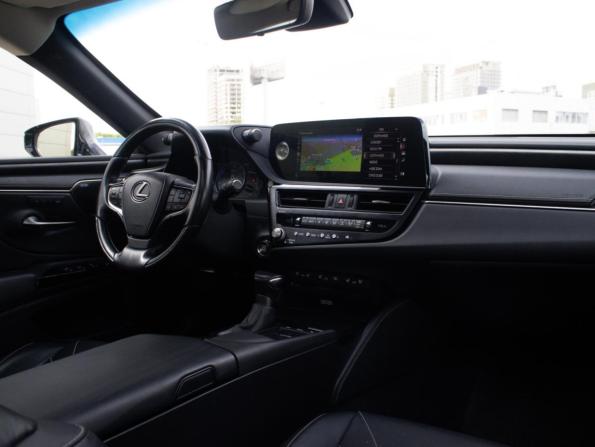 Lexus ES VII Рестайлинг с пробегом 2021 года, цена 4 701 510 рублей, 129303 км, седан, Автокод Объявления