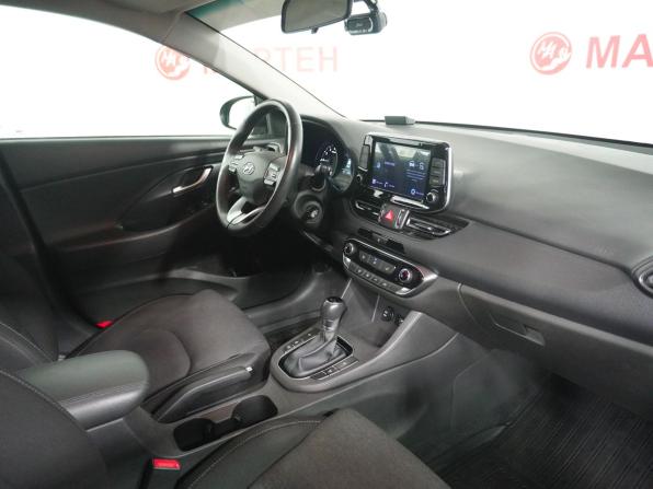 Hyundai i30 III Рестайлинг 2 с пробегом 2022 года, цена 2 292 000 рублей, 15527 км, универсал, Автокод Объявления