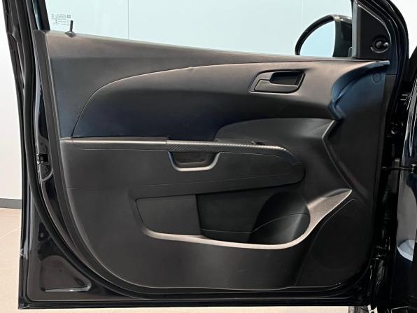 Chevrolet Aveo II с пробегом 2015 года, цена 730 000 рублей, 130425 км, седан, Автокод Объявления