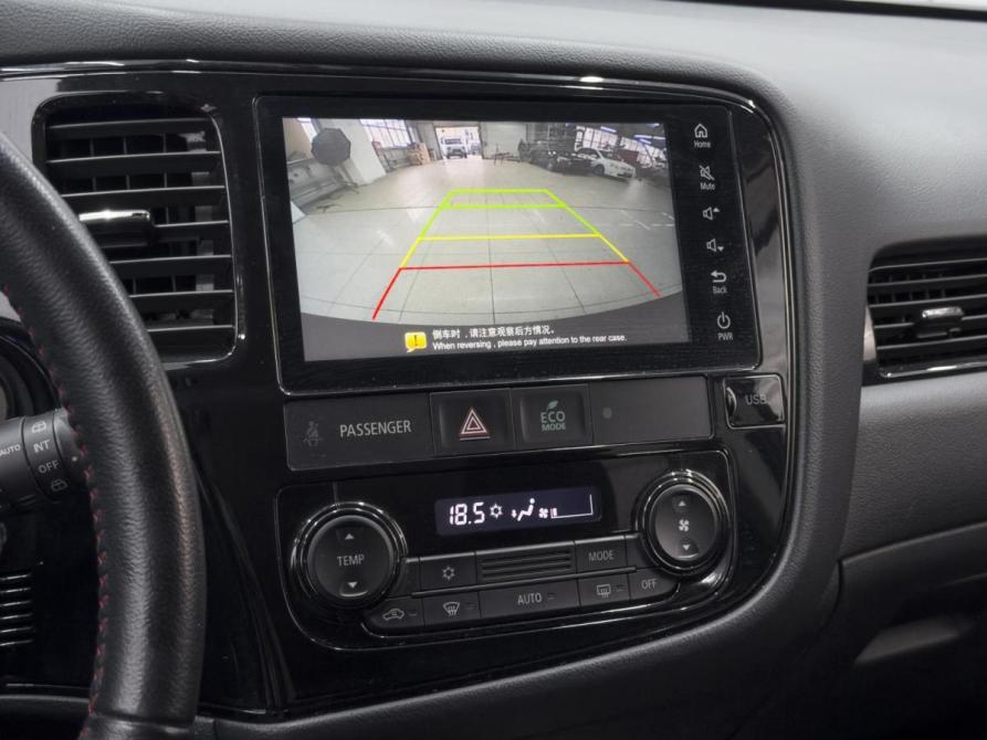 Mitsubishi Outlander III Рестайлинг 3 Ростов-на-Дону  - изображение 12