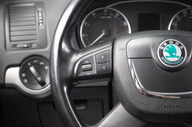 Skoda Octavia II (A5) Рестайлинг с пробегом 2012 года, цена 849 000 рублей, 179000 км, лифтбек, Автокод Объявления