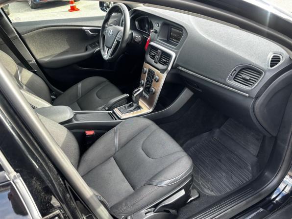 Volvo V40 Cross Country I с пробегом 2014 года, цена 1 048 000 рублей, 101000 км, хэтчбек, Автокод Объявления