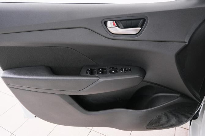 Hyundai Solaris II с пробегом 2019 года, цена 1 589 000 рублей, 49600 км, седан, Автокод Объявления