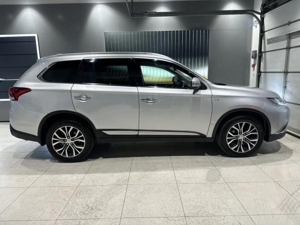 Mitsubishi Outlander III Рестайлинг 2 с пробегом 2018 года, цена 2 499 000 рублей, 193372 км, внедорожник, Автокод Объявления