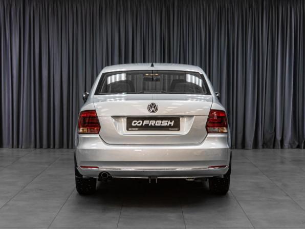 Volkswagen Polo V Рестайлинг с пробегом 2015 года, цена 899 000 рублей, 149206 км, седан, Автокод Объявления