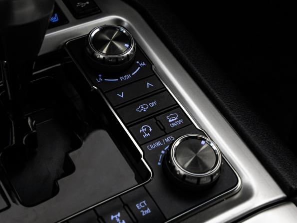 Toyota Land Cruiser 200 Series Рестайлинг 2 с пробегом 2020 года, цена 10 700 000 рублей, 60873 км, внедорожник, Автокод Объявления