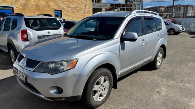Mitsubishi Outlander II с пробегом 2008 года, цена 790 000 рублей, 232842 км, внедорожник, Автокод Объявления