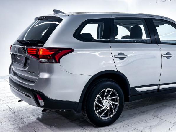 Mitsubishi Outlander III Рестайлинг 3 с пробегом 2018 года, цена 1 999 000 рублей, 132000 км, внедорожник, Автокод Объявления