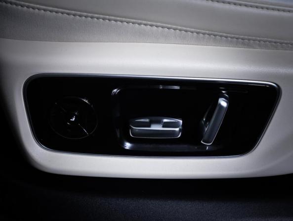 Li Auto (Lixiang) L7 I с пробегом 2023 года, цена 5 690 000 рублей, 29257 км, внедорожник, Автокод Объявления