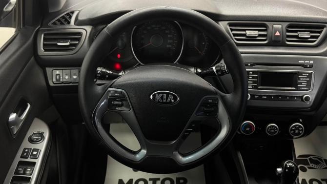 Kia Rio III Рестайлинг с пробегом 2016 года, цена 925 000 рублей, 84805 км, седан, Автокод Объявления