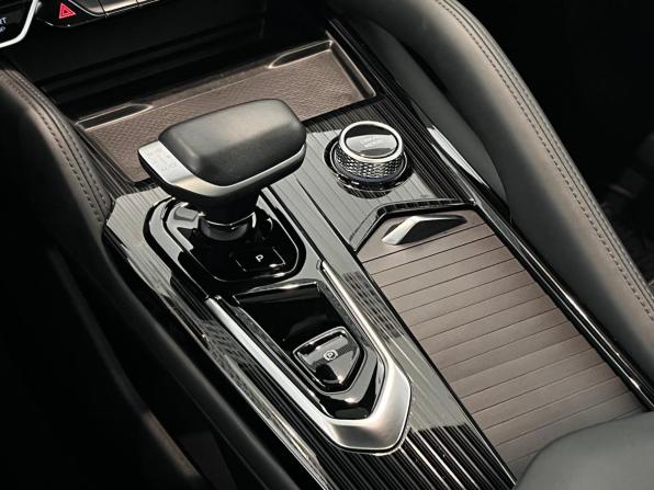 Geely Monjaro I с пробегом 2024 года, цена 3 529 000 рублей, 45276 км, внедорожник, Автокод Объявления