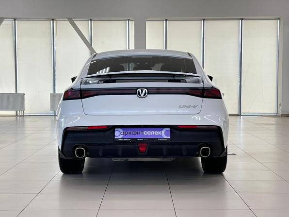 Changan UNI-V I с пробегом 2023 года, цена 2 130 000 рублей, 40544 км, лифтбек, Автокод Объявления