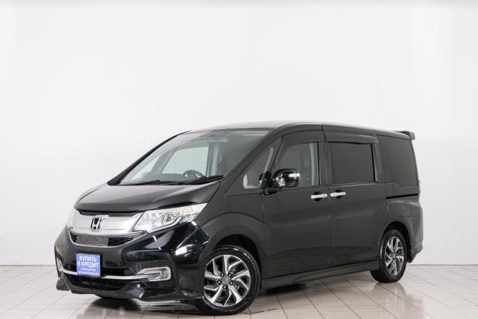 Honda Stepwgn V с пробегом 2015 года, цена 1 699 000 рублей, 127000 км, минивэн, Автокод Объявления