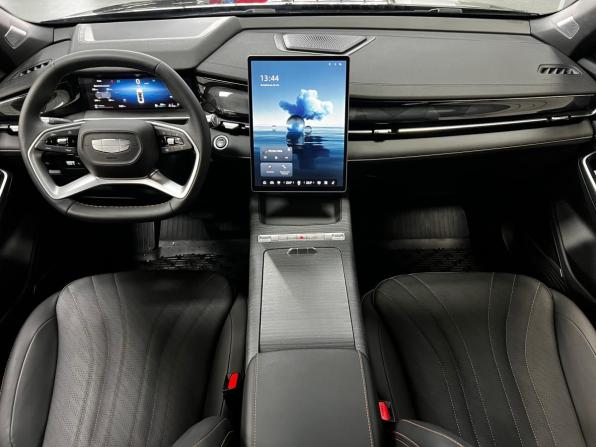Geely Preface I с пробегом 2024 года, цена 2 815 000 рублей, 5500 км, седан, Автокод Объявления