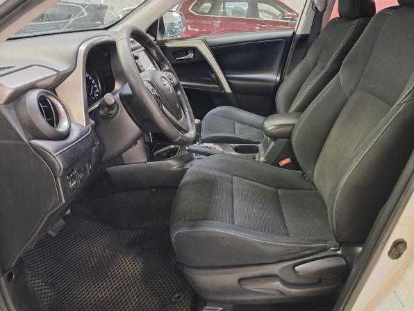 Toyota RAV4 IV (XA40) Рестайлинг с пробегом 2017 года, цена 1 875 000 рублей, 185365 км, внедорожник, Автокод Объявления