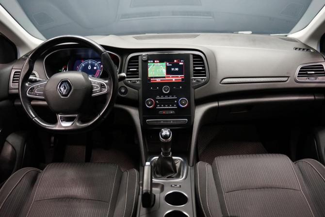 Renault Megane IV с пробегом 2018 года, цена 1 555 000 рублей, 156000 км, универсал, Автокод Объявления
