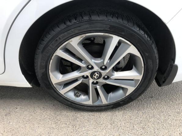 Hyundai Elantra VI (AD) с пробегом 2017 года, цена 1 329 000 рублей, 187500 км, седан, Автокод Объявления
