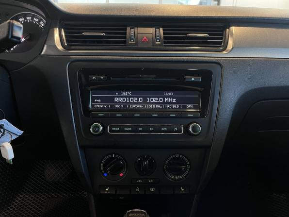 Skoda Rapid I с пробегом 2014 года, цена 687 000 рублей, 235437 км, лифтбек, Автокод Объявления