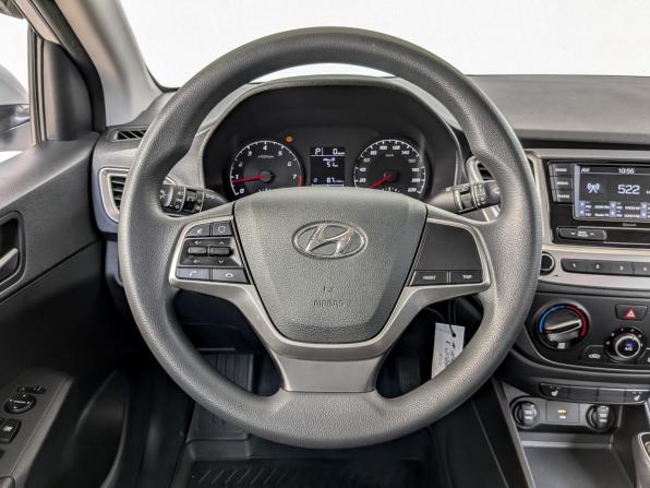 Hyundai Solaris II Рестайлинг с пробегом 2022 года, цена 1 665 000 рублей, 72478 км, седан, Автокод Объявления
