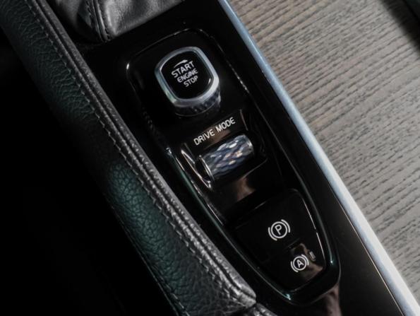 Volvo S90 II Рестайлинг с пробегом 2020 года, цена 3 289 000 рублей, 152613 км, седан, Автокод Объявления