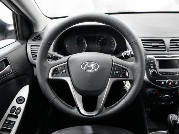 Hyundai Solaris I Рестайлинг с пробегом 2015 года, цена 1 100 000 рублей, 133049 км, седан, Автокод Объявления