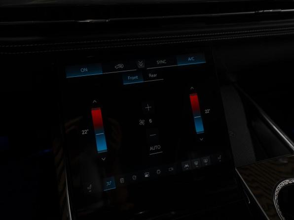 Cadillac Escalade V Рестайлинг с пробегом 2025 года, цена 20 700 000 рублей, 400 км, внедорожник, Автокод Объявления