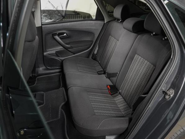 Volkswagen Polo V Рестайлинг с пробегом 2018 года, цена 1 299 000 рублей, 132982 км, седан, Автокод Объявления