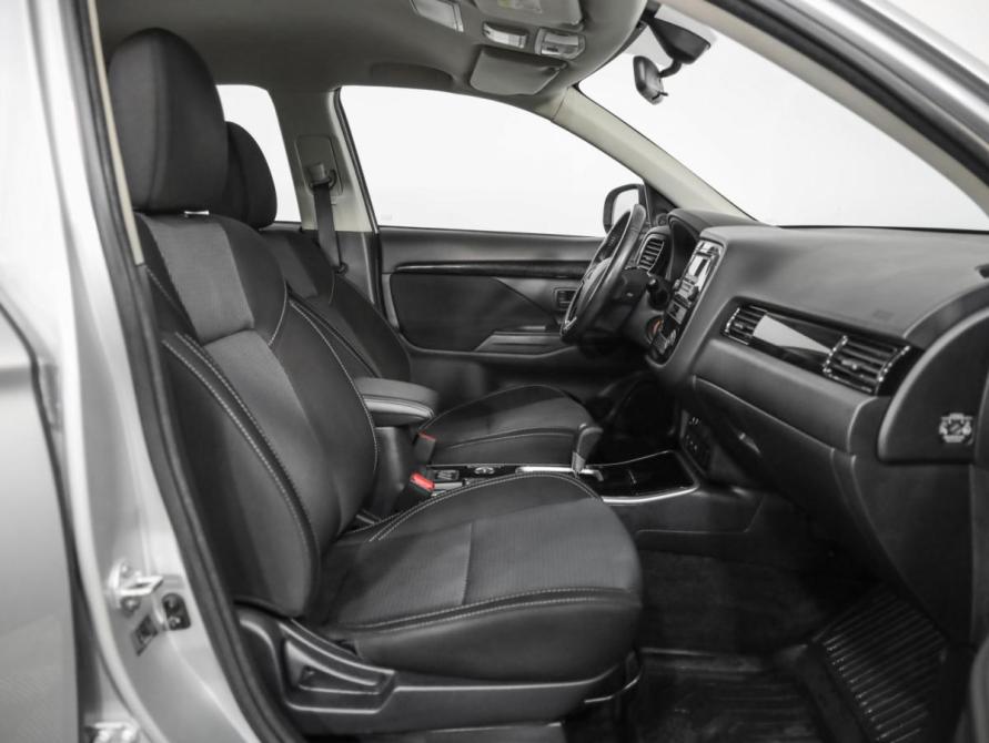 Mitsubishi Outlander III Рестайлинг 3 Санкт-Петербург  - изображение 21
