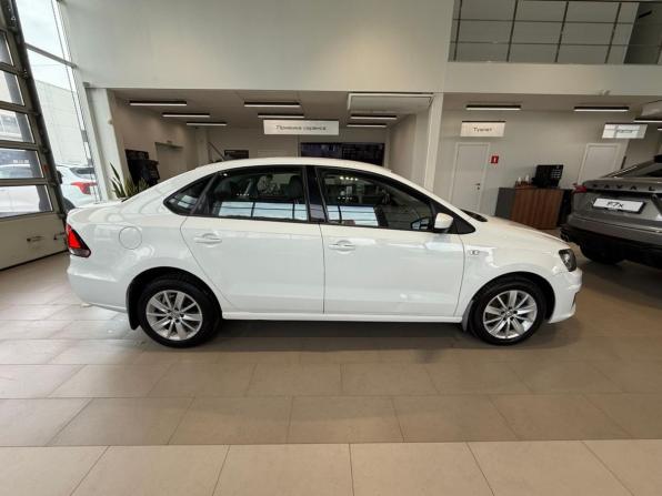Volkswagen Polo V Рестайлинг с пробегом 2017 года, цена 1 087 000 рублей, 106750 км, седан, Автокод Объявления