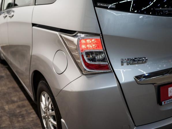 Honda Freed I Рестайлинг с пробегом 2012 года, цена 1 200 000 рублей, 64000 км, компактвэн, Автокод Объявления