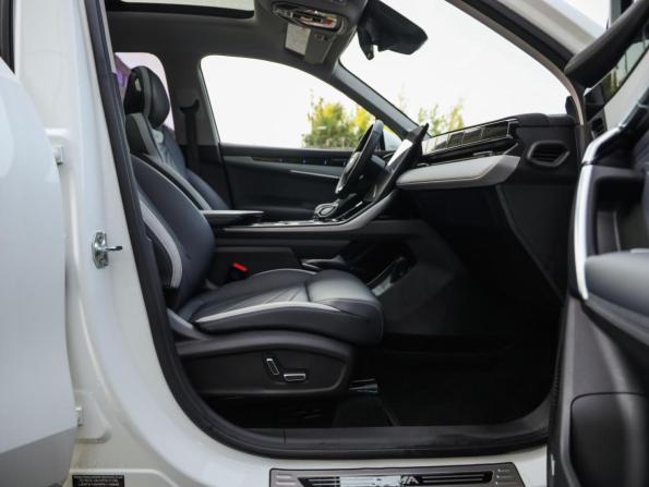 Geely Atlas II с пробегом 2023 года, цена 2 646 000 рублей, 44384 км, внедорожник, Автокод Объявления