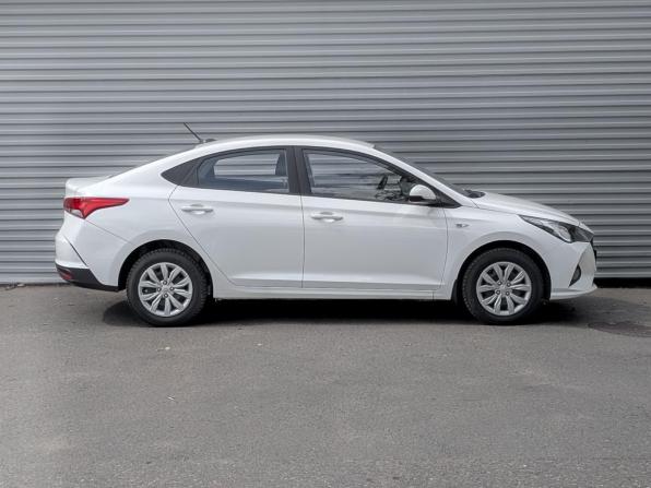 Hyundai Solaris II Рестайлинг с пробегом 2022 года, цена 1 670 000 рублей, 71339 км, седан, Автокод Объявления
