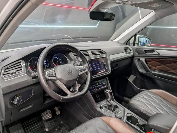 Volkswagen Tiguan II Рестайлинг с пробегом 2021 года, цена 2 950 000 рублей, 87181 км, внедорожник, Автокод Объявления