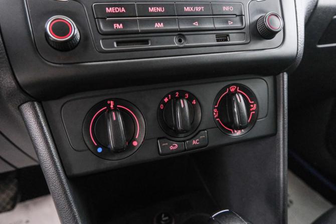 Volkswagen Polo V с пробегом 2013 года, цена 829 000 рублей, 220000 км, седан, Автокод Объявления