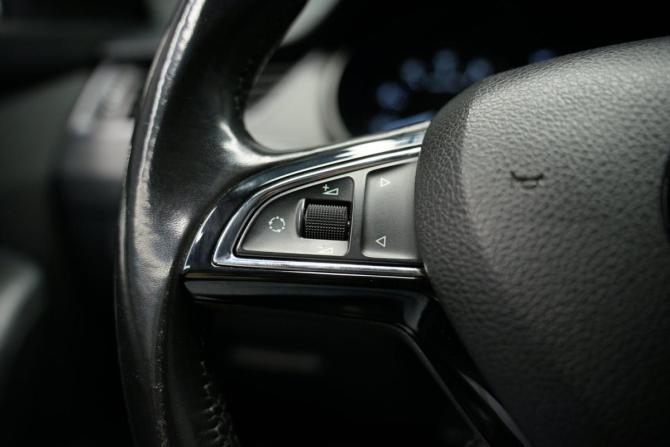 Skoda Octavia III (A7) с пробегом 2014 года, цена 1 590 000 рублей, 176800 км, лифтбек, Автокод Объявления