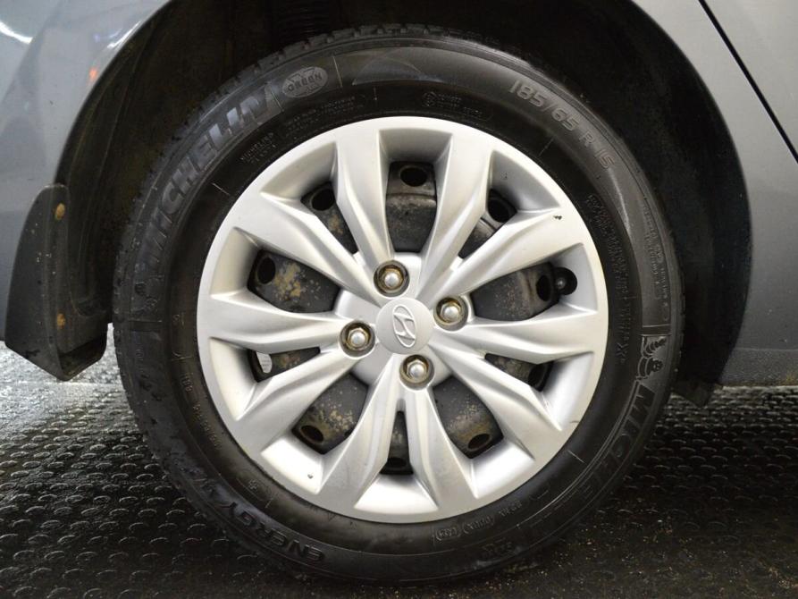 Hyundai Solaris II Санкт-Петербург  - изображение 9