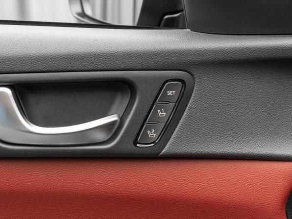 Kia Optima IV Рестайлинг с пробегом 2018 года, цена 2 390 000 рублей, 66757 км, седан, Автокод Объявления