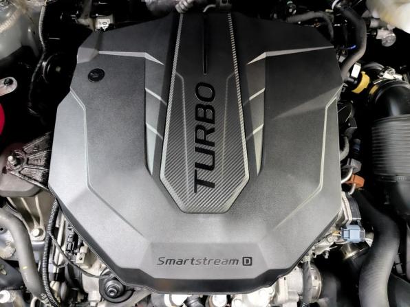 Hyundai Santa Fe IV Рестайлинг с пробегом 2022 года, цена 4 450 000 рублей, 68249 км, внедорожник, Автокод Объявления